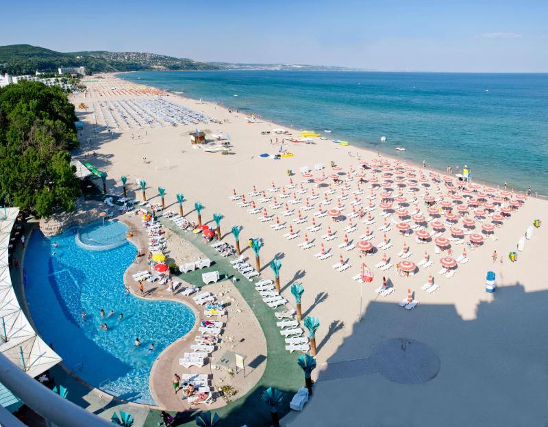 Double or Twin Room with Sea View image 3