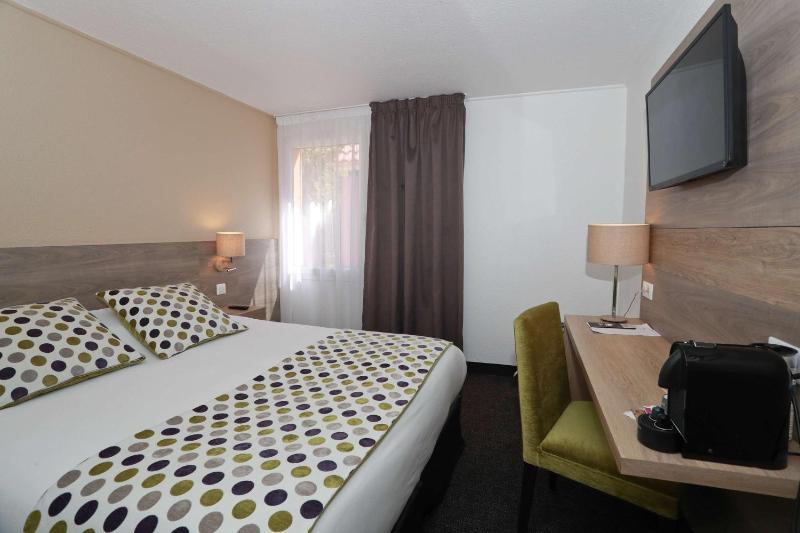Standard Queen Room image 1