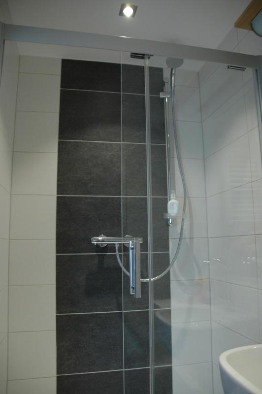 Double Room image 3