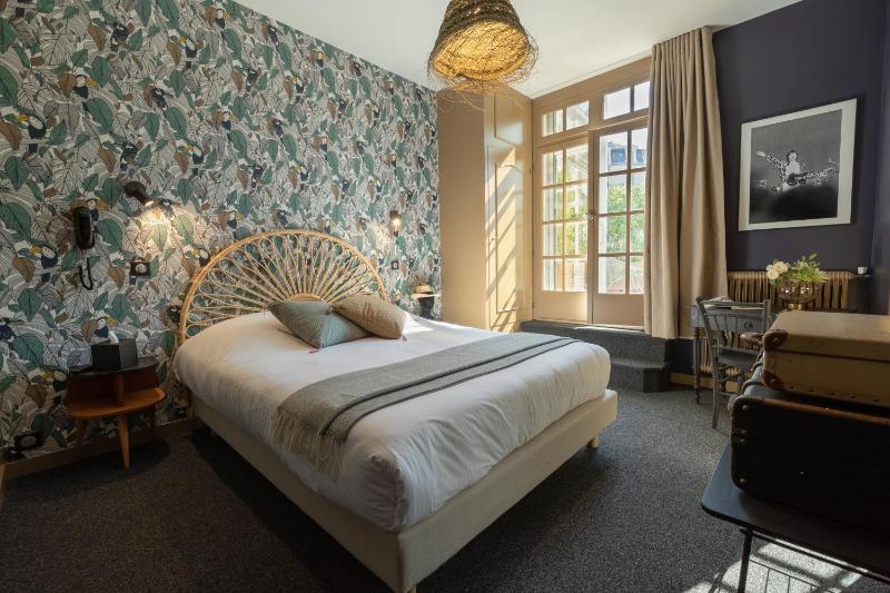 Double Room with Terrace image 4