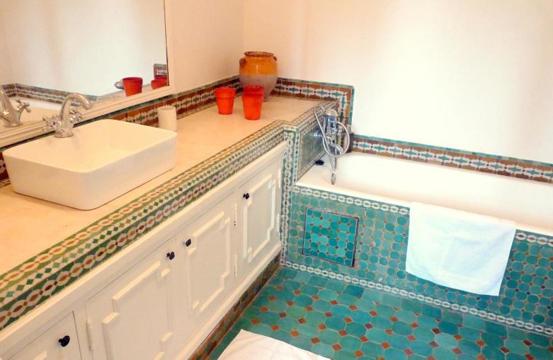 Quadruple Room with Bath image 3