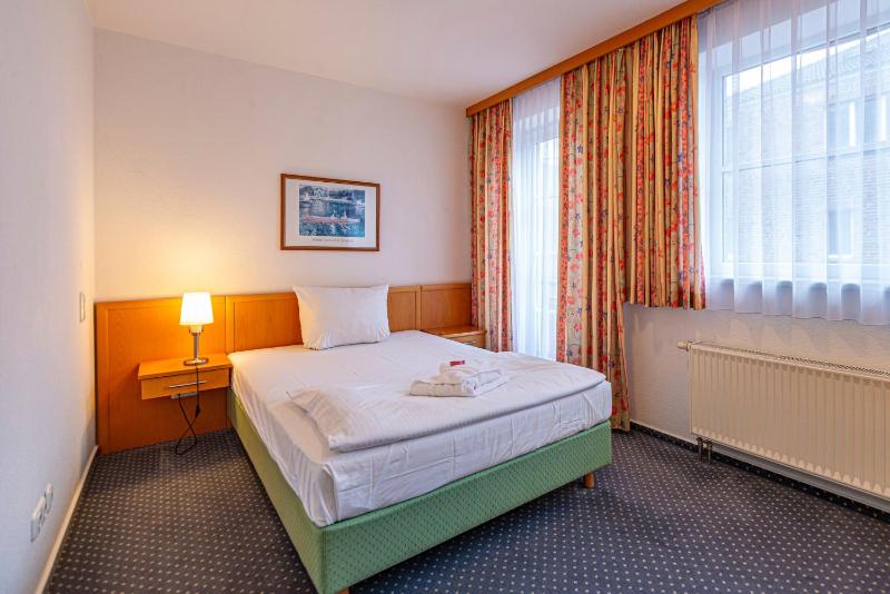 Single Room image 1