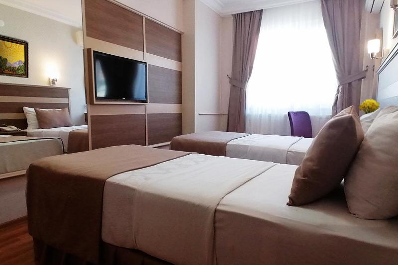 Double Room image 2