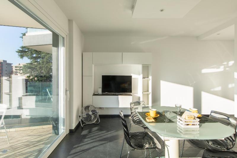 Roggia Apartments by Quokka 360 - Centrally Located Flats with Parking - image 17