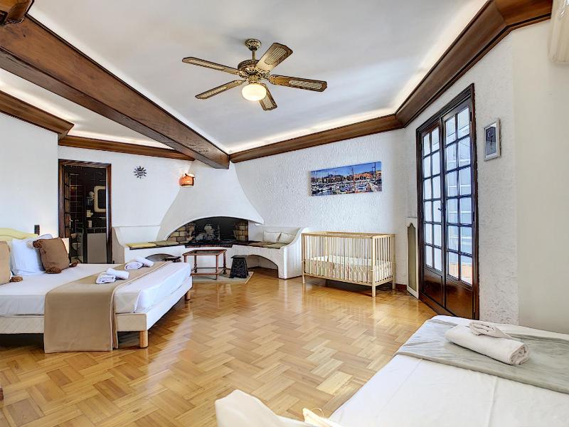 Nestor&Jeeves - BEACH COTTAGE TERRACE - Central - Very close sea - Top floor - image 7