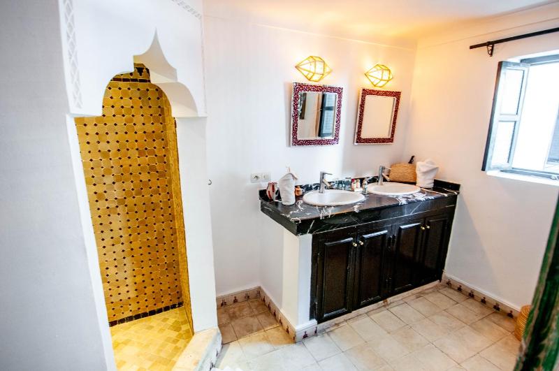 Riad Makila - image 9