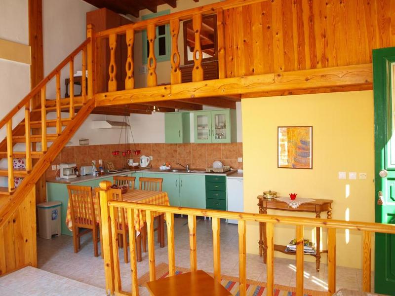 Studio Apartment with Sea View image 3