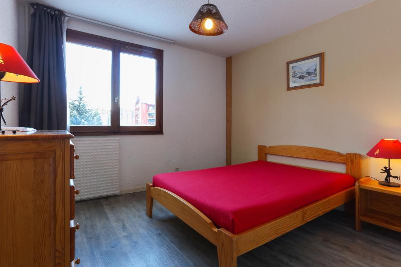 One-Bedroom Apartment image 4