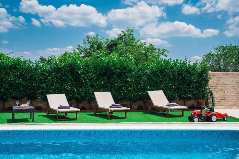 Five Bedroom Villa image 4