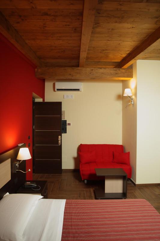 Deluxe Double or Twin Room with Spa Bath image 1