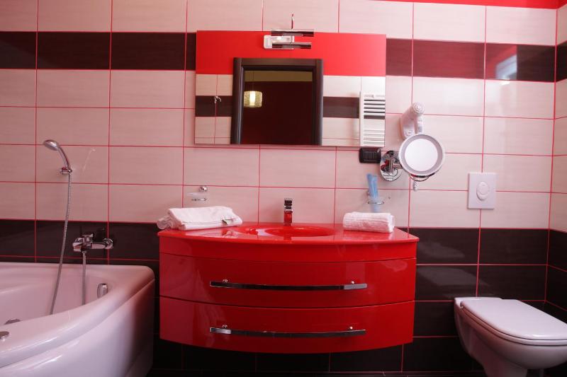 Deluxe Double or Twin Room with Spa Bath image 2