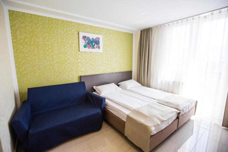 Double or Twin Room with Spa Access image 1