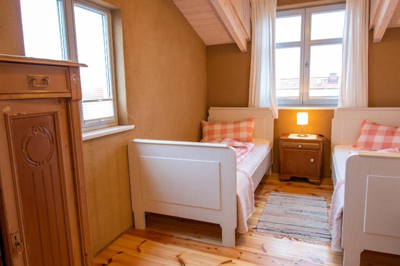 Two-Bedroom Apartment with Lake View image 3
