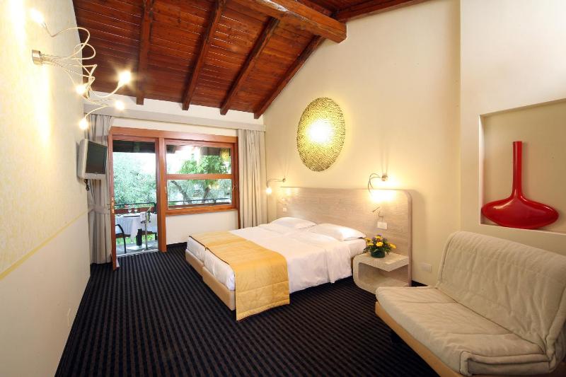 Triple Room image 1