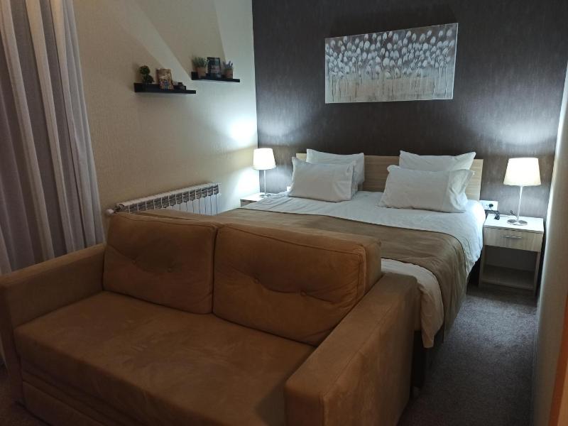 Superior Family Room image 2