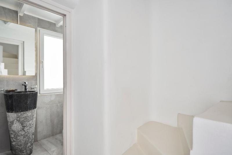 Little Venice Suites - image 15