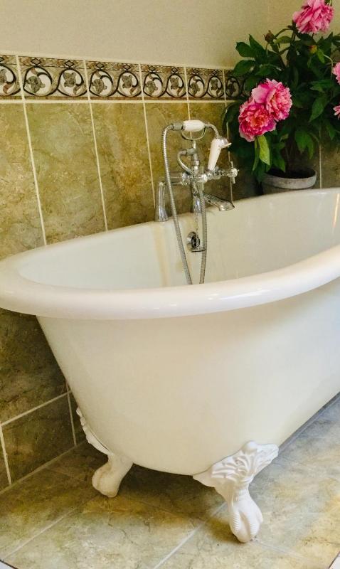 Large King or Twin Room image 1