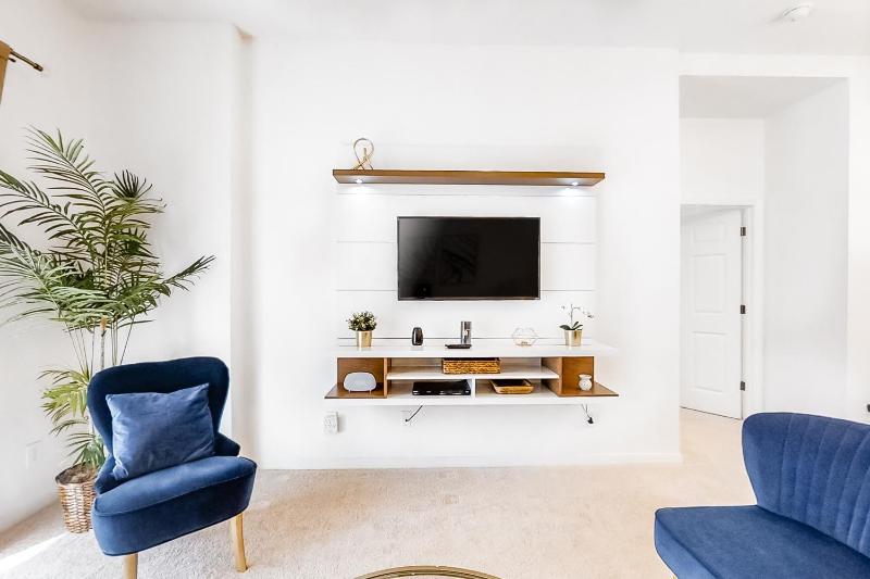 Three Bedroom Apartment image 3