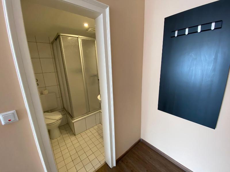 Double Room image 4