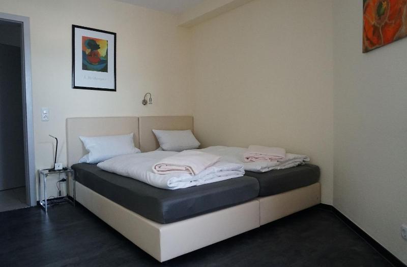 One-Bedroom Apartment image 4