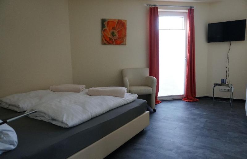 One-Bedroom Apartment image 3