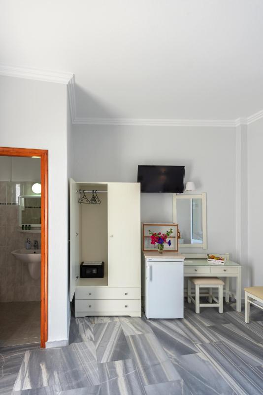Double or Twin Room image 2