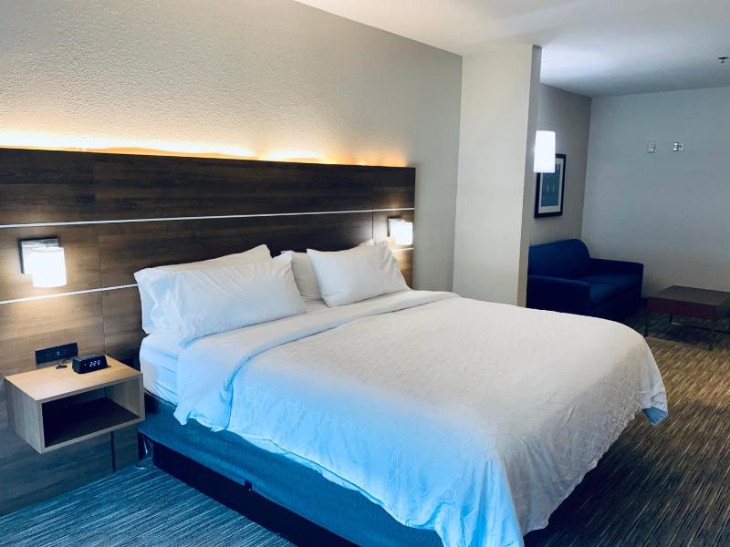 King Suite image 2