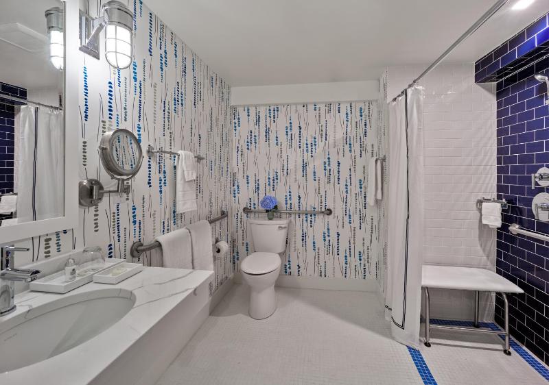 Roxana Double Queen Accessible Guest Room image 2