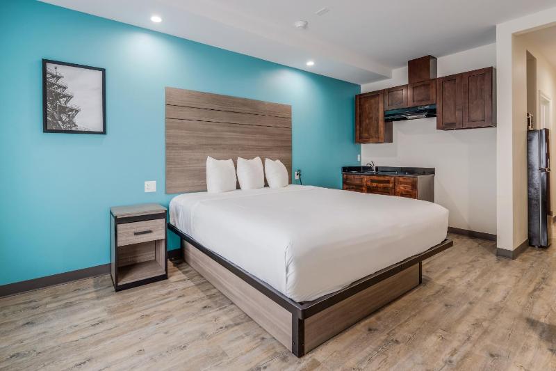 King Room image 3