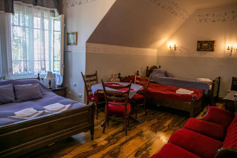 Quadruple Room image 4