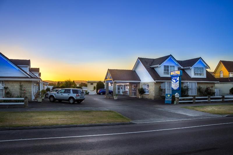 Malones Spa Motel - image 9