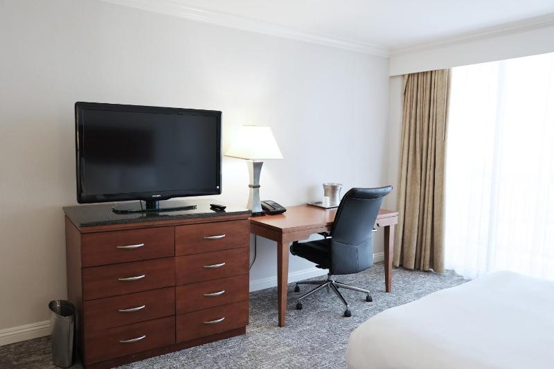Leisure King Room - Non-Smoking image 4