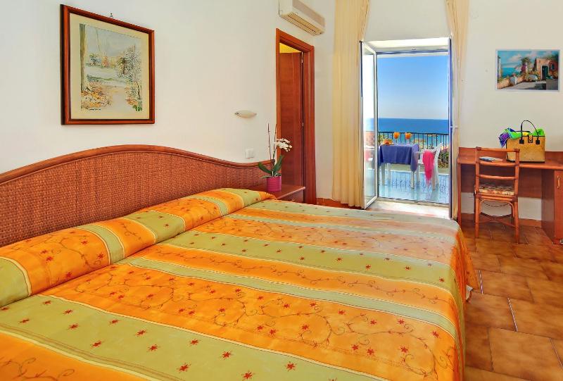 Double or Twin Room with Sea View - Annex image 1