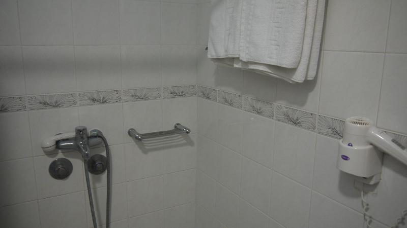 Basic Studio (2 Adults) image 3