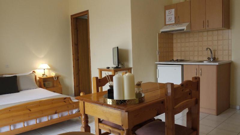 Basic Studio (2 Adults) image 3