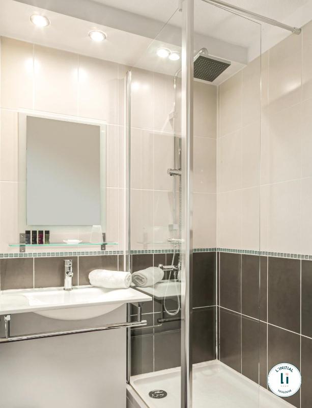 Twin Room image 2