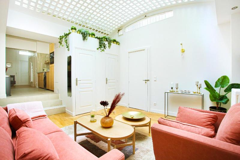 Superior Apartment image 3