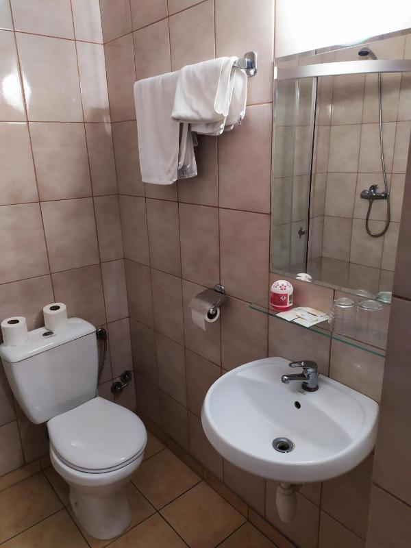 Deluxe Double Room with Balcony image 3