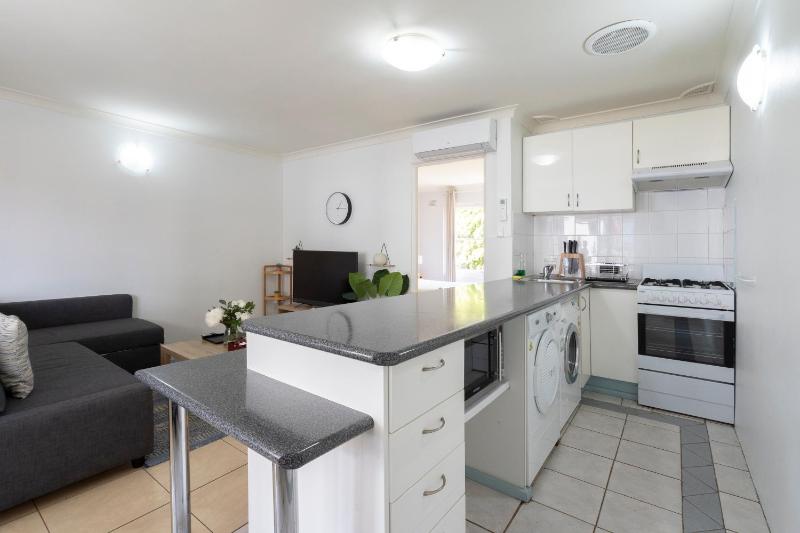 One-Bedroom Apartment image 4