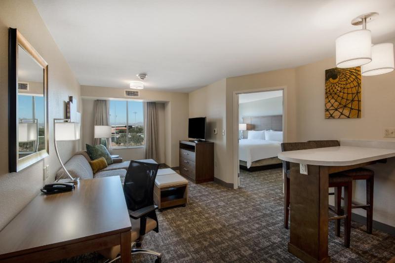 One-Bedroom King Suite image 3