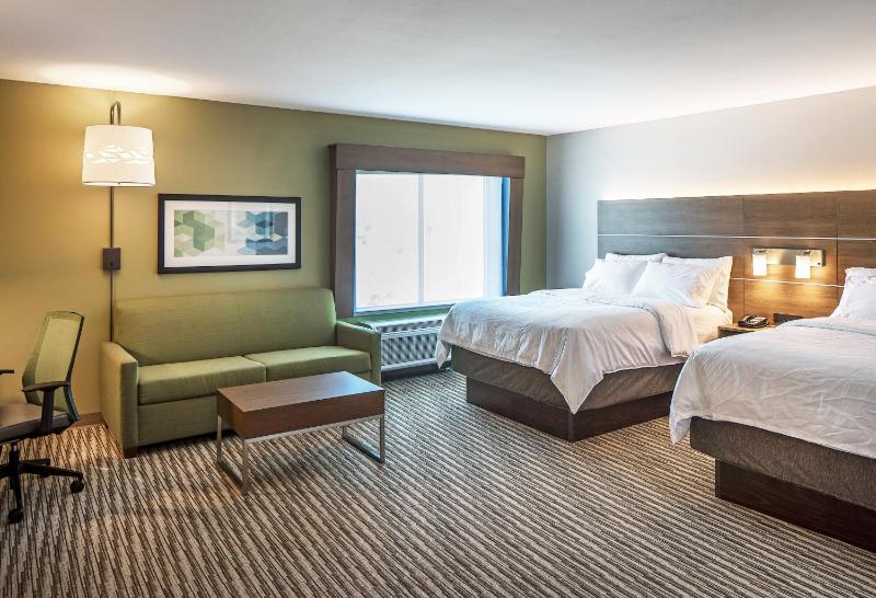 Suite with Two Queen Beds image 3