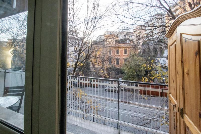 Double or Twin Room with Balcony image 3
