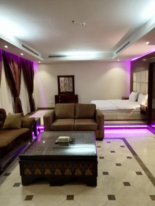 Studio Apartment image 2