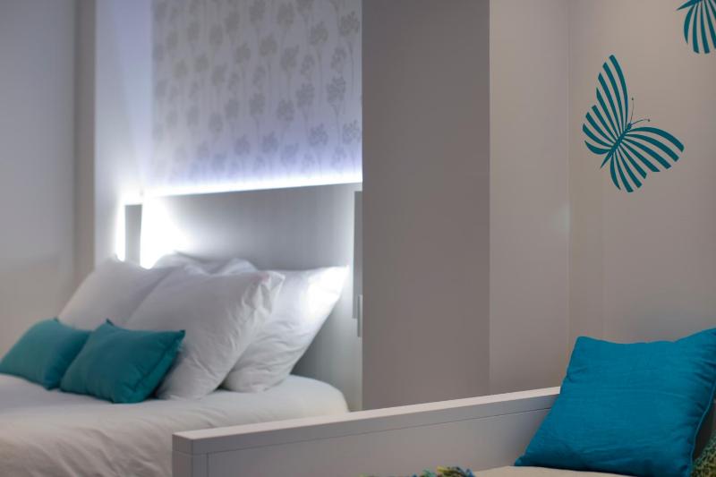 Studio (2-4 Adults) image 4