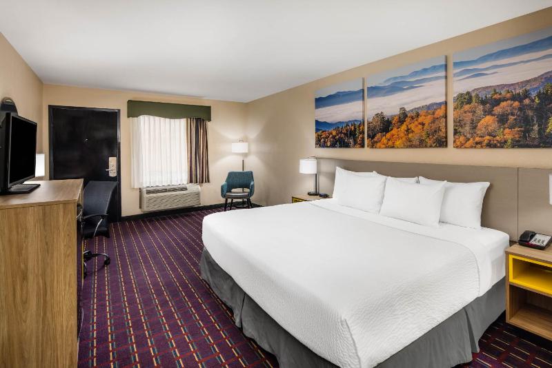 King Room - Non-Smoking image 2