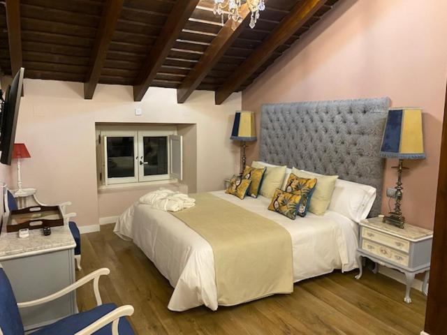 Deluxe Suite with Spa Bath image 1