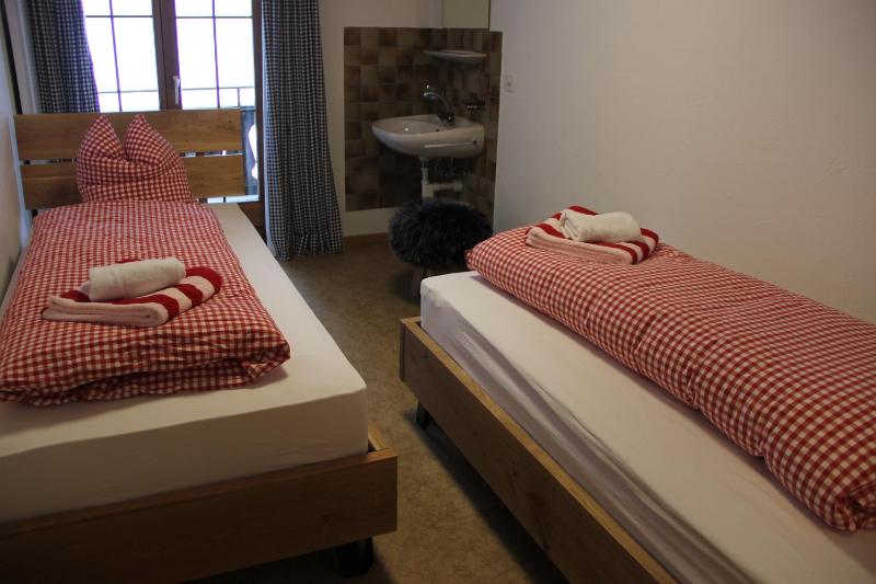 Standard Twin Room image 2