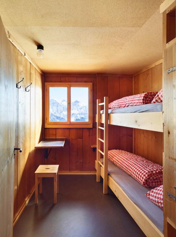 Standard Quadruple Room image 2