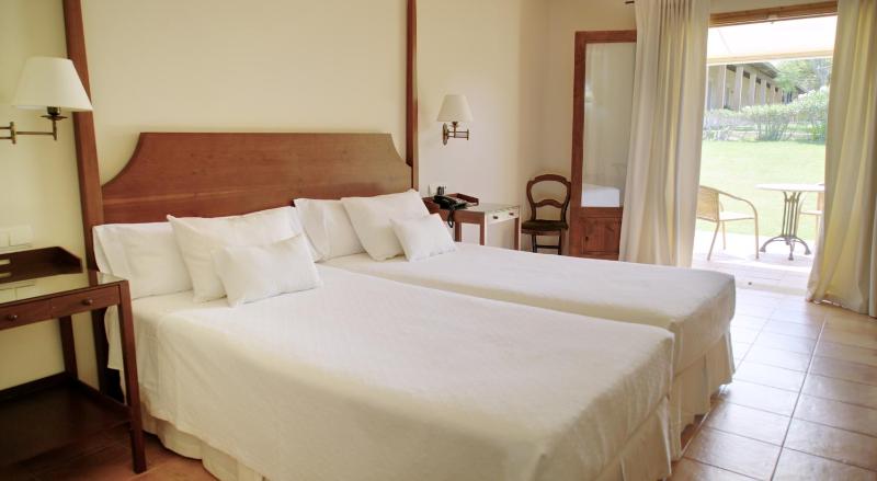 Superior Double Room (2 Adults + 1 Child) image 3