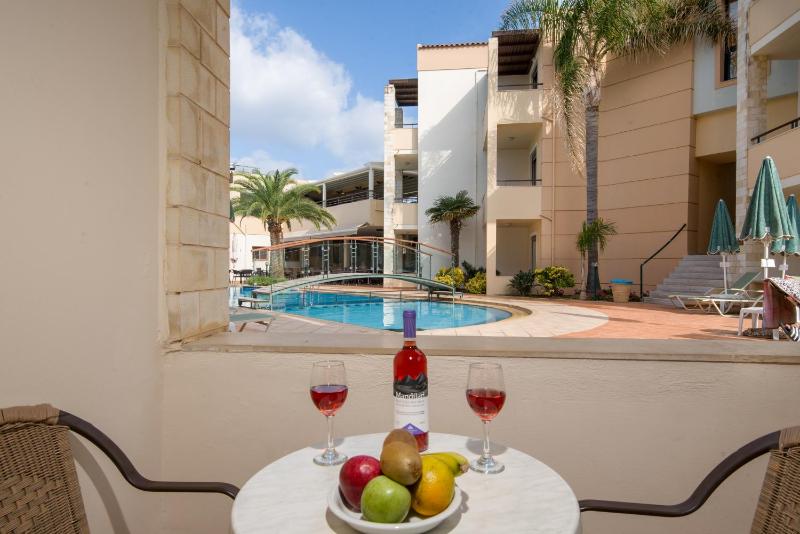 Studio with Pool View image 1